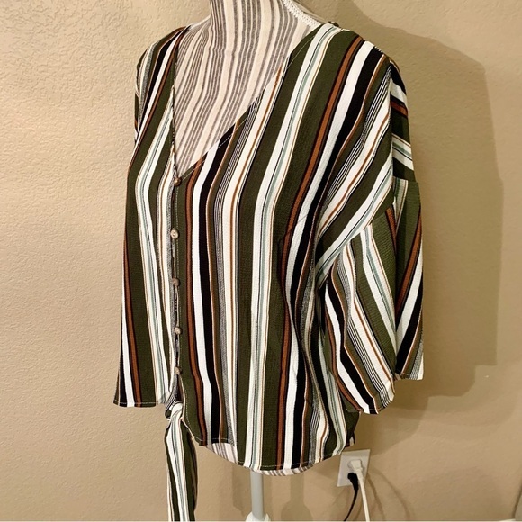 NWT Boutique Top Small Hyped Unicorn Betty Slimming Vertical Stripe Army Buttons - Picture 7 of 16